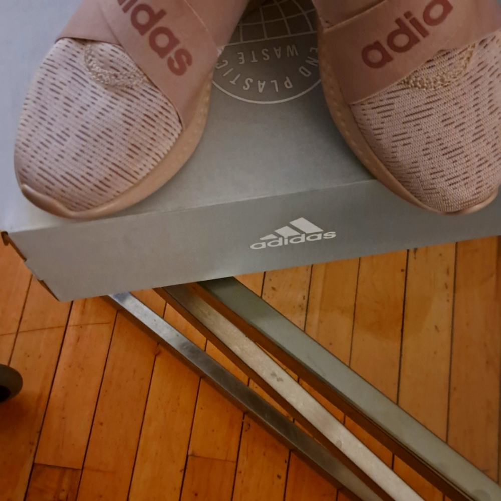 Adidas women on the go sneakers